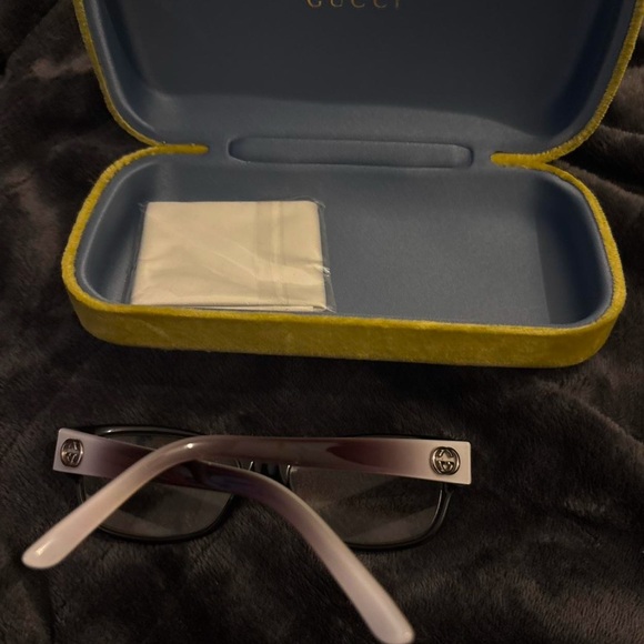 Gucci Women's Black Glasses - Picture 3 of 3